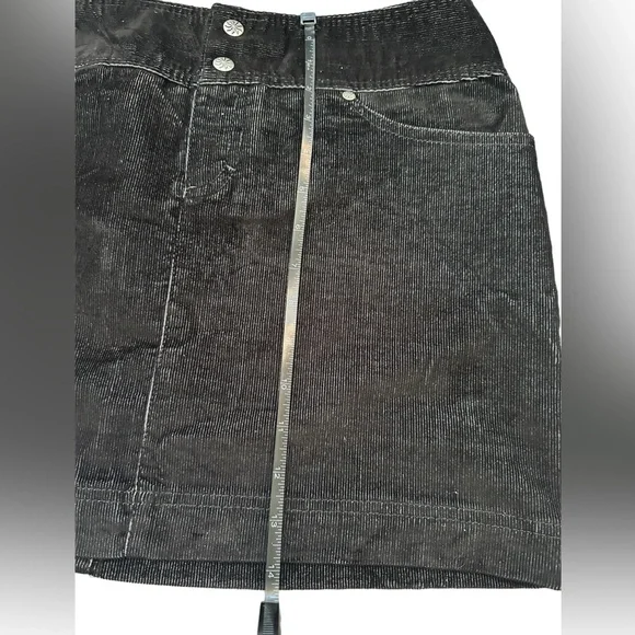 Athleta Vintage Ridge Corduroy Mini Skirt| Black| Women’s Size 8P - Picture 3 of 3